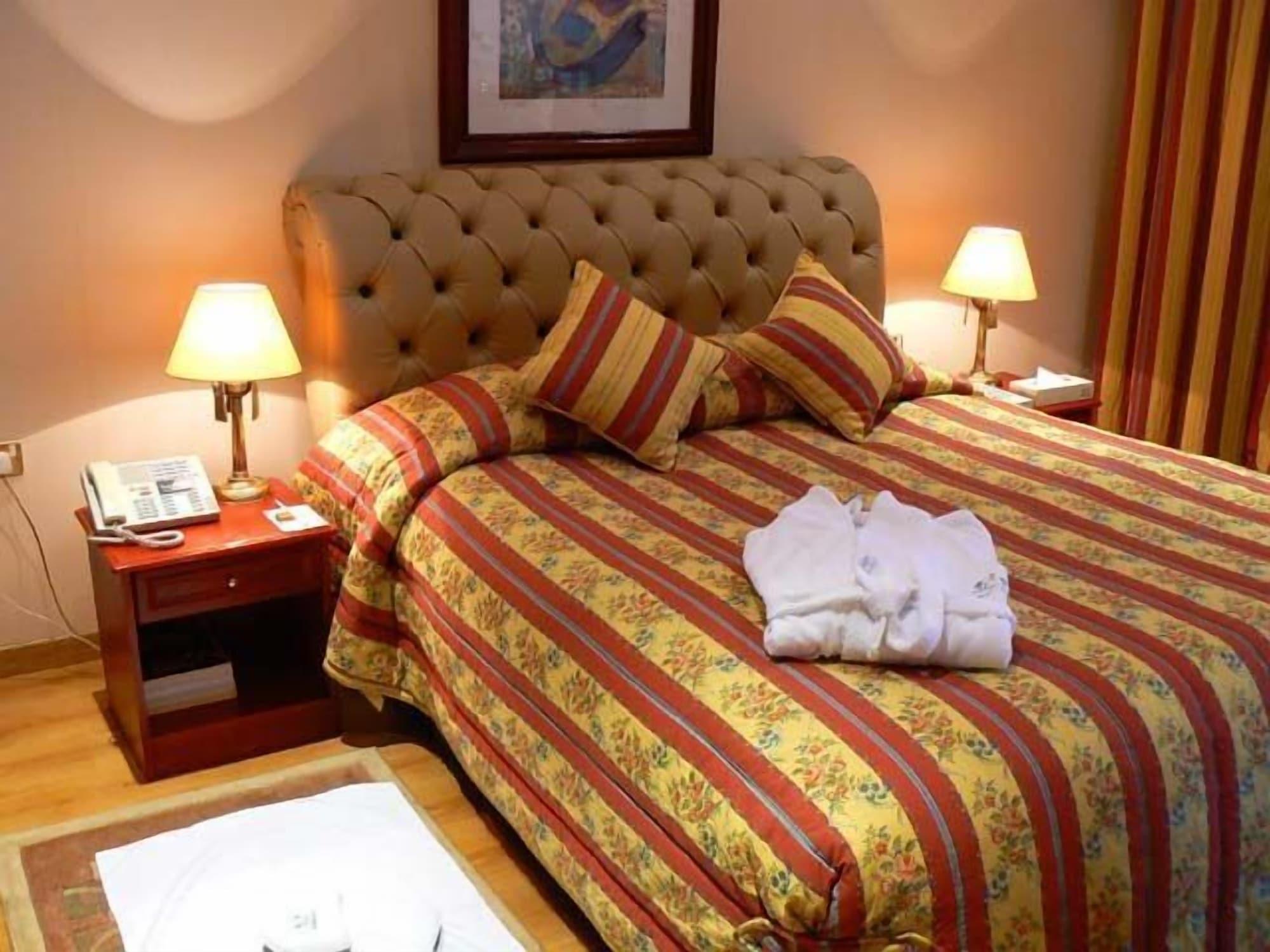 Al Bustan Hotel Doha Eksteriør bilde