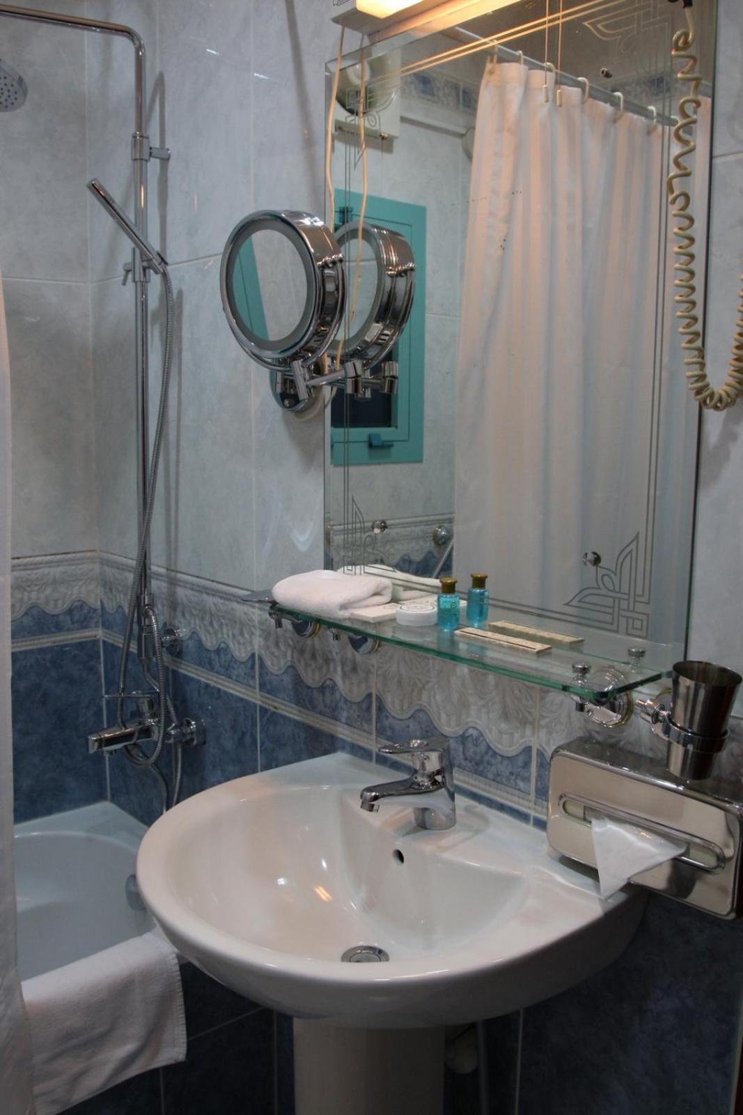 Al Bustan Hotel Doha Eksteriør bilde